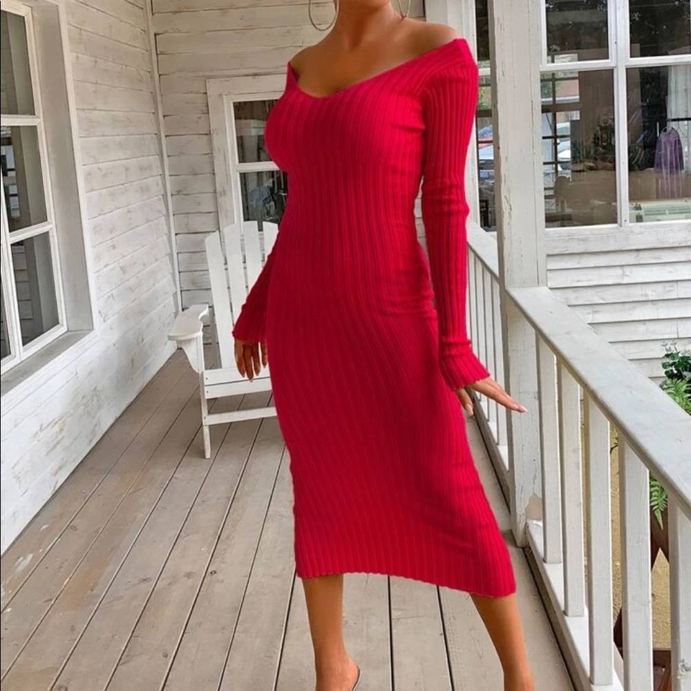 Black V neck ribbed knit sweater dress - Picture 4 of 15